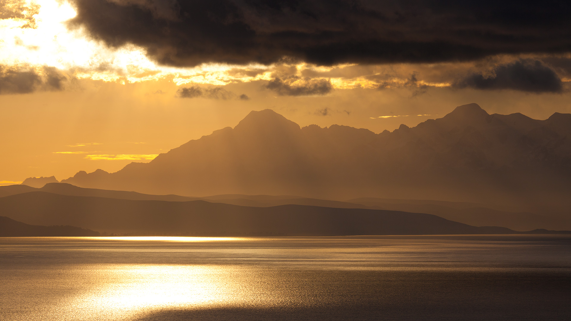 Sonnenaufgang über dem Titicacasee