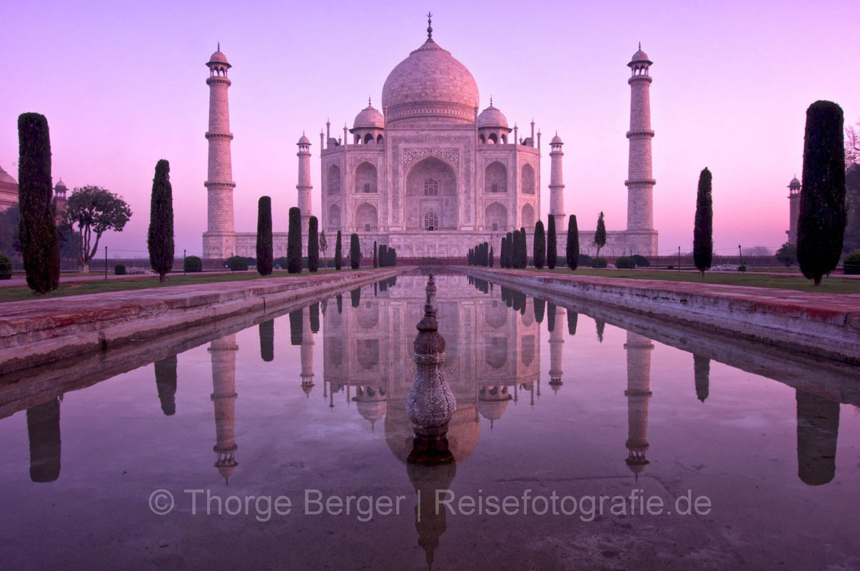 Taj-Mahal-at-dawn
